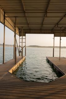 AustinTeton's Sunset Cliff Resort on Lake Travis - PRIVATE WEDDING, EVENT, HEATED POOL, BOAT DOCK - Austin - 2