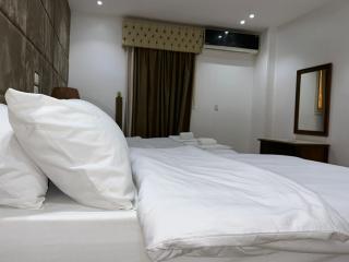 Full Pyramids View Apartment with Balcony For 8 P - Il Cairo - 2