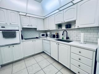 Oceanview Beachfront Condo on Tides Resort - 5