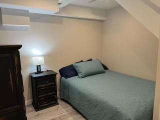 The Croft House - 2 Bedroom 1 Bathroom Suite - 1