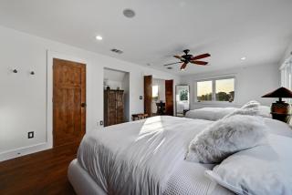 AustinTeton's Sunset Cliff Resort on Lake Travis - PRIVATE WEDDING, EVENT, HEATED POOL, BOAT DOCK - Austin - 7