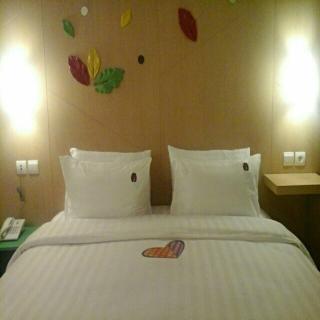 Ascent Hotel & Cafe Malang - Malang - 6