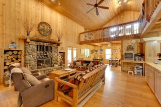 Pet-Friendly House with Deck Near Crater Lake! - Fort Klamath - 3