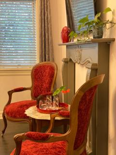 Downtown Luxury Victorian Retreat - 6