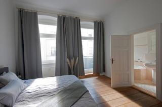 Spacious 94sqm 2 balconies in the heart of Berlin - 4