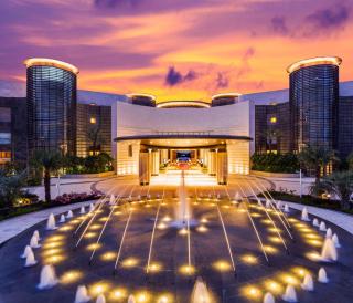 Thousand Cranes Sanya Yazhou Bay Int'l Exchange Centre,Curio by Hilton - Sanya - 4