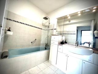 Le Best View, Climatisé vue mer panoramique, Parking gratuit, WIFI - 6