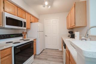 Comfy Beach Apt In Central Location - Destin - 4