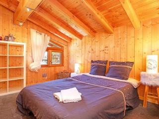 Chalet in Moulin with Sauna & Stunning Views - 1