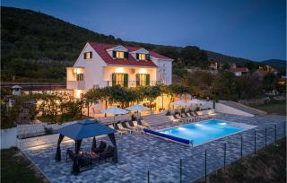 Awesome Home In Dicmo Prisoje - 5