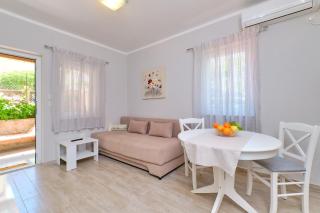 Apartments with a parking space Mali Losinj (Losinj) - 15201 - Mali Lošinj - 1