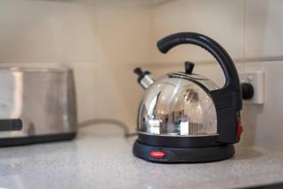 Platypus Cottage Watch them play from the garden - 9