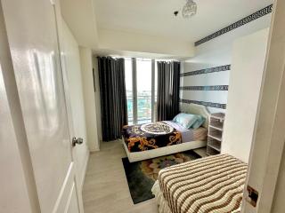 Azure Urban Resort Maui tower - Manila - 9