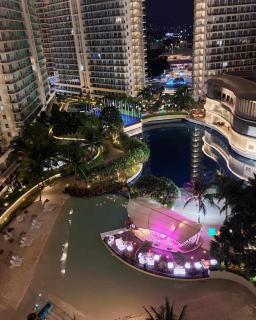 Azure Urban Resort Maui tower - Manila - 1