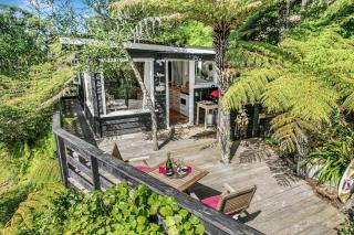 The Treehouse - Raglan Holiday Studio - Raglan - 9