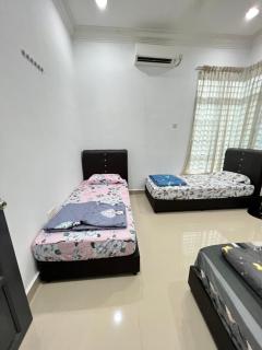 EMPIRE HOMESTAY PAKA ROOM 3A - Paka - 4