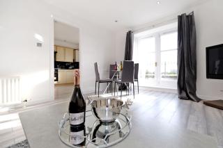 Orange Apartments Belgrave Mansions - 9