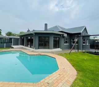 2 on Haig Accommodation, Selbourne, East London - 2