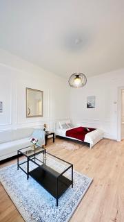 Jozsef 18 Apartment - 5 mins to New York Café - Budapest - 1
