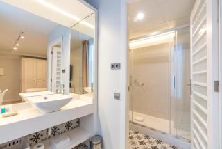 Serennia Fira Gran Via Exclusive Rooms - Hospitalet de Llobregat - 6