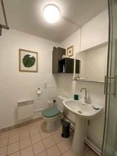 Studio confortable, équipé - 2min Caserne de Bonne - 7