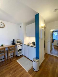 Studio confortable, équipé - 2min Caserne de Bonne - 1