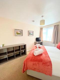 11 Trevarrian Court, Mawgan Porth, Newquay - Mawgan Porth - 3