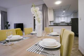 StoneTree - Furnished 1BR Apartment Near the Beach - Dubái - 4
