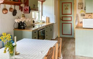 3 Bedroom Cozy Home In Hillared - Hillared - 2
