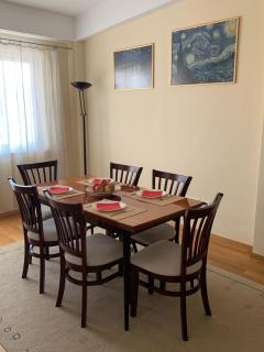Bright top floor apartment with free parking - Skopje - 4