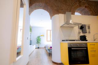 tHE Red Bricks Home - San Babila Area - Milan - 9