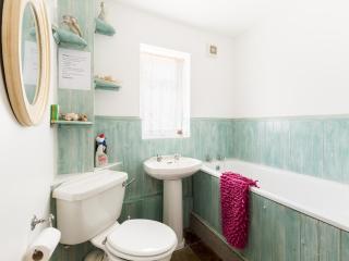 Pass the Keys Conventional and Homely 3Bed in Alderminster - 1
