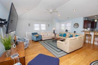 4x504, Sol Searcher- Oceanside, Hot Tub, Screened Porch, Wild Horses - Corolla - 9