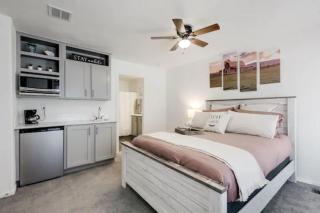Cozy Mountain Town Farmhouse with Air Conditioning - Mountainaire - 5