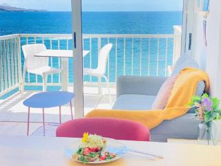 Beach Front Studio. OceanView Terrace. FastWifi - 9