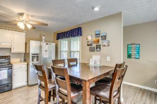 North Carolina Abode - Deck and Grill, Walk to Beach - Oak Island - 5
