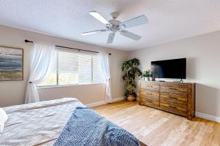 Freesia at Seaside Gardens - 1