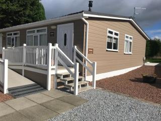 Red Deer Village Holiday Park - 3 Bedroom, Self-Catering Holiday Home - 4