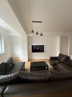 DavIv Luxury Apartment - Escópia - 0