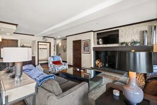 Chamonix 26, Snowmass Ski-In/Ski-Out Condo w/Shared Pool/Hot Tub/Private Washer/Dryer/WiFi - 8