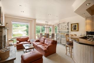 Chamonix 32, Snowmass Ski-In/Ski-Out Condo w/Shared Pool/Hot Tub/WiFi - 9