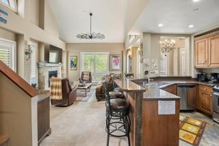 Chamonix 20, Snowmass Ski-In/Ski-Out Condo w/Shared Pool/Hot Tub/Private Washer/Dryer/Gym/WiFi - 5
