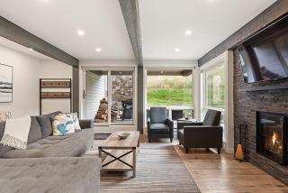 Enclave 110, Snowmass Ski-In/Ski-Out Condo w/Shared Pool/Hot Tub/Gym/WiFi - 8