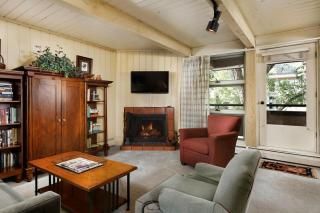 Concept 600 unit 308, Convenient Downtown Location, Private Deck, and Fireplace - 0