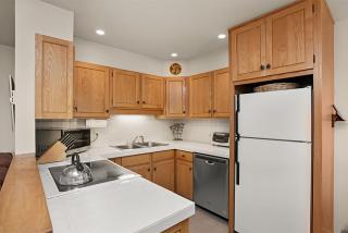 Silverglo Condominiums Unit 308, Expansive 4 BD Condo, Walking Distance to Town with Pool Access - 8