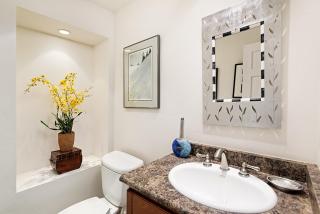 Alpenblick Unit 18, Spacious Remodeled Townhouse with Great Location - 3