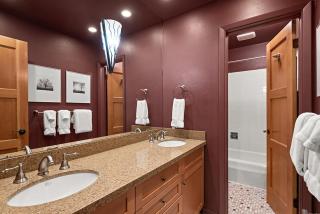 Silverglo Condominiums Unit 308, Expansive 4 BD Condo, Walking Distance to Town with Pool Access - 1