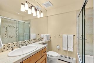 Fifth Avenue Unit 202, 2 Bedroom + Loft Condo, Huge Windows & Views. 2 Blocks to Skiing! - 4