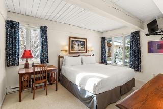 Chateau Roaring Fork Unit 29, Sunny, Corner Condo with River Views - 5