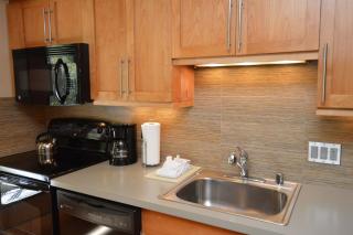 Chateau Roaring Fork Unit 3, Condo with Deck and River Views, 4 Blocks from Downtown Aspen - 7
